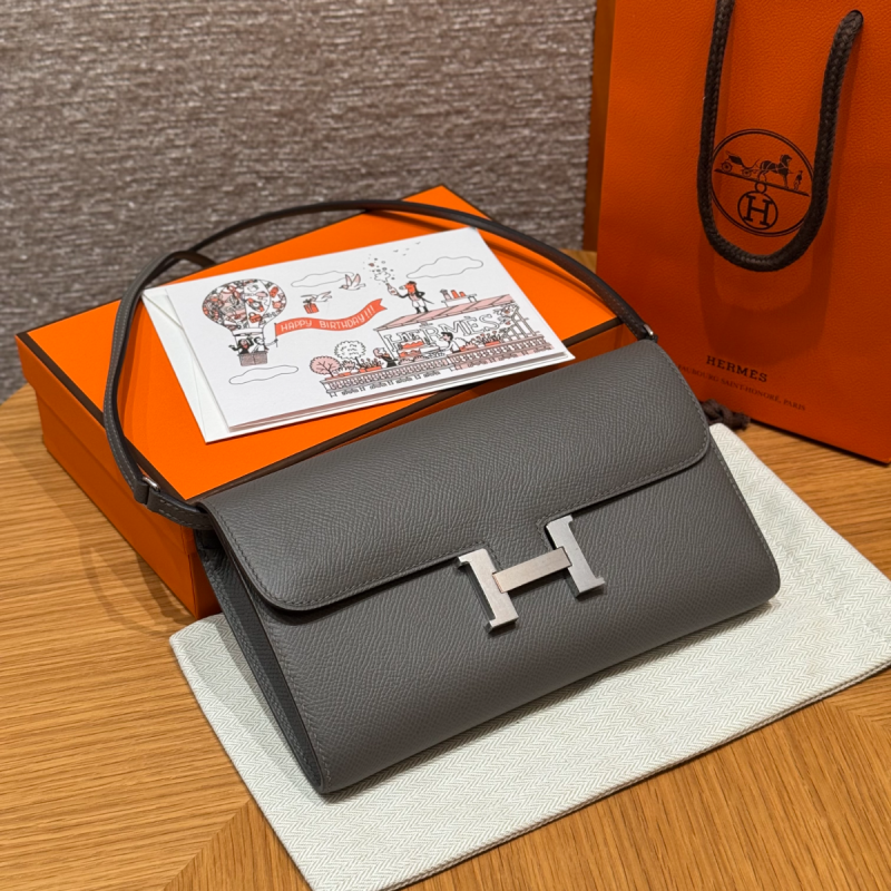 Hermes Constance to go Brieftasche mit Schultergurt-Girs Etain