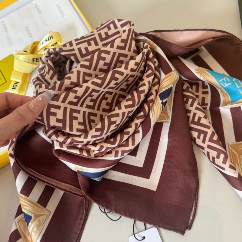 Fendi Vierecktuch aus Seidentwill 90cm