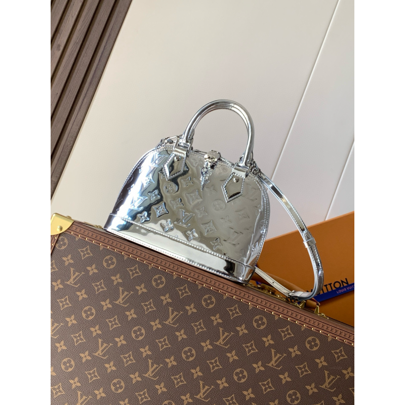 M26335 Alma Trunk BB 