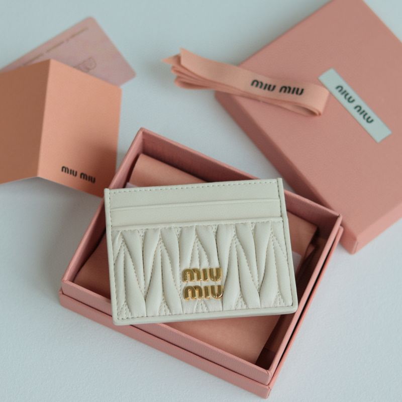 Miu Miu Kartenetui aus Matelassé-Nappaleder-Weiss