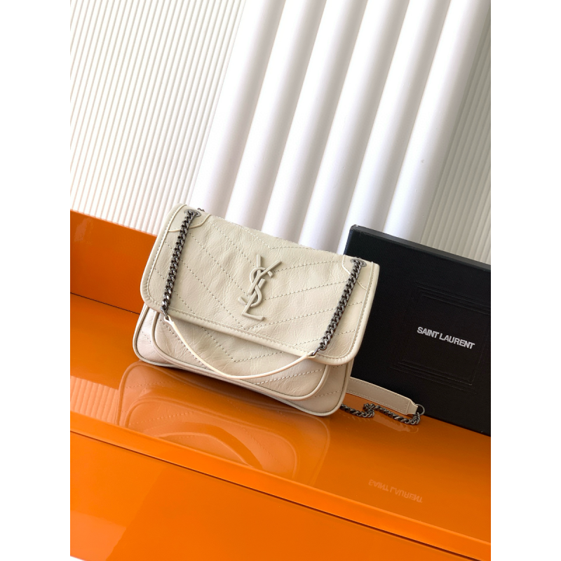 Mittelgroße NIKI aus gestepptem Vintage-Leder