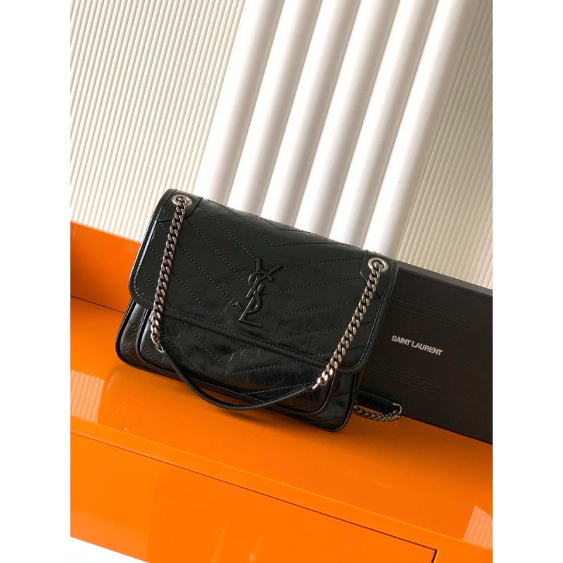 Mittelgroße NIKI aus gestepptem Vintage-Leder