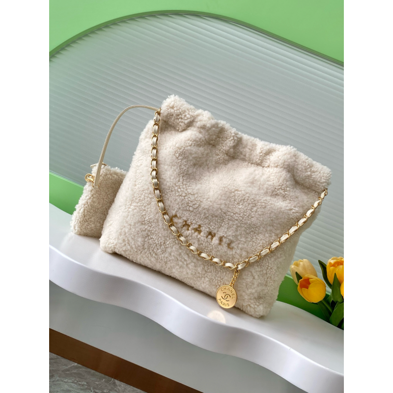 Chanel 22 Winterklappen Tasche-cream