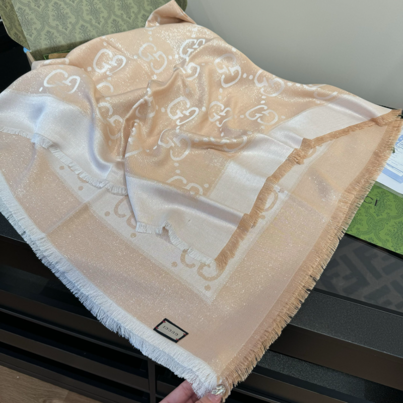 Halstuch aus Seide und Wolle mit GG Jacquard