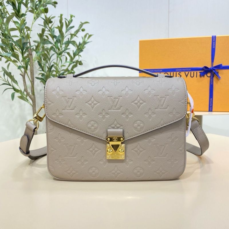 M44881  Pochette Metis